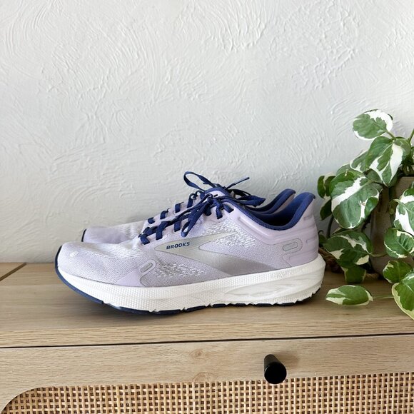 Brooks | Launch 9 Running Athletic Sneaker Shoe in Lilac / Cobalt / Silver - Picture 3 of 9